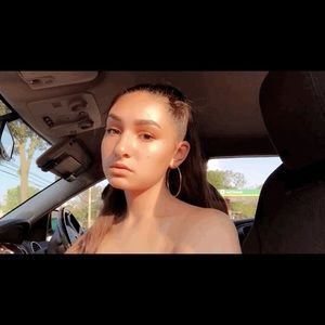 Meet your Posher, Julia